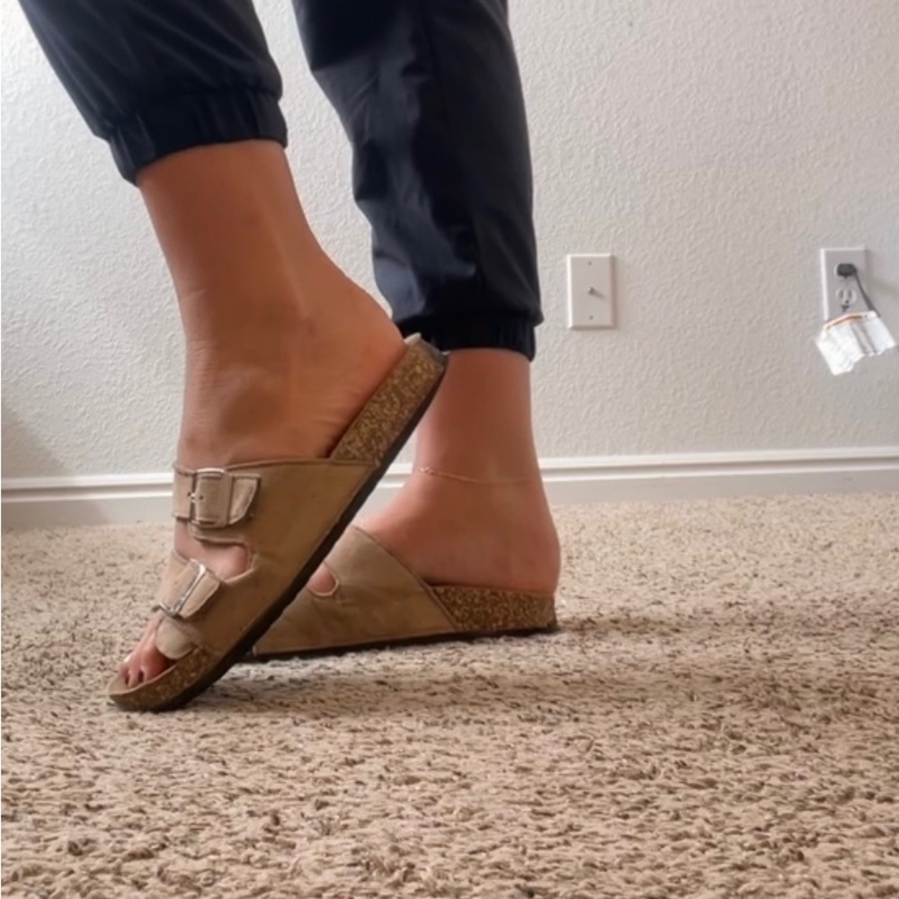 Free Toed Movement slip ons!